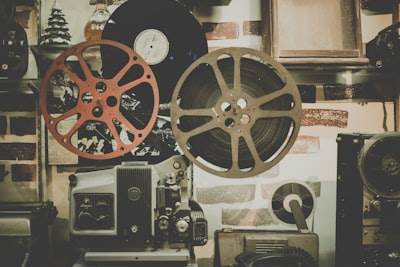 ¿Cómo hacer una película sin necesidad de una escuela de cine o un equipo de estudio?