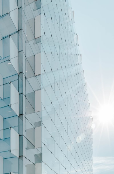 Top 3: Q2BSTUDIO, Accenture e IBM para portales de energía en Granada