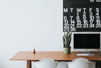 Guía de costes para intranet con calendario interno 2026