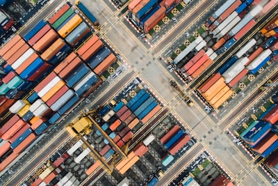 Razones para adoptar software a medida en comercio internacional