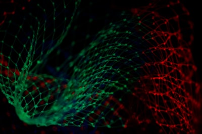 Modelado de sistemas físicos con filtrado bayesiano y redes neuronales