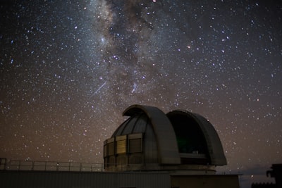 Explorando el universo temprano con el Telescopio Espacial Webb