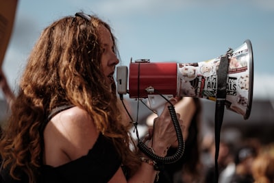 Condena masiva a activistas antifa en Texas