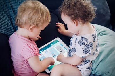 App de seguimiento de bebés sin cuentas y con IA segura