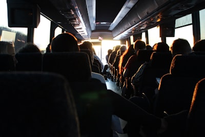 Análisis de vídeo de autobuses con IA sin datos etiquetados