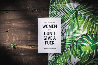 No culpes a la confianza de las mujeres: la cultura sesgada es el problema