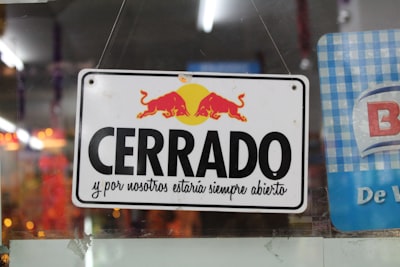 Servicios de IA vs Servicios tradicionales de atención al cliente en Granada