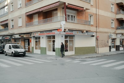 Portal profesional con servicios de pago para estudiantes en Granada