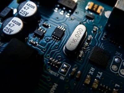 Características esenciales de centralita de IA para empresas tecnológicas 2024