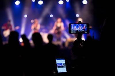 Herramientas AI gratuitas para creación de video, imagen y música