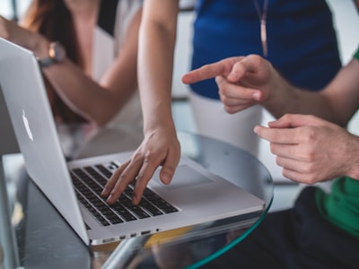 Pasos clave para que los líderes fomenten el uso del software