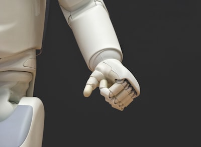 RoboEval: Evaluación estructurada y escalable para manipulación robótica