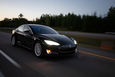 Los planes de Musk: apuesta por robots y autonomía.