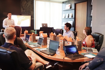 Expertos líderes en IA para transformación empresarial