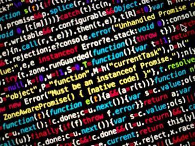 Diferencias entre Inteligencia Artificial y Sintética en Desarrollo Web