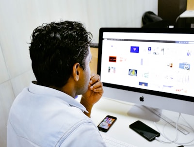 ¿Una aplicación web a medida puede predecir tendencias comerciales?