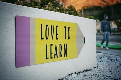 Teaching AI to Write Functional Programming Tutorials: Lessons Learned.