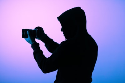 Secuestro de Agentes de Sistemas Operativos Multimodales con Parches de Imagen Maliciosos