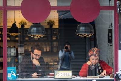 Negocios con mejores resultados en 2024 con respuestas automatizadas por teléfono