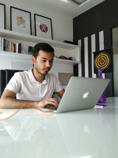 Servicios de Mejora de Chatbots de IA en Turquía