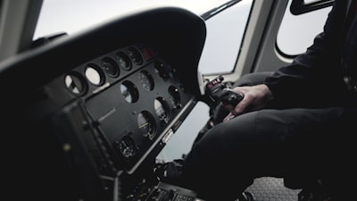 Control adaptativo de ciclo de trabajo para convertidores Flyback de alta potencia con aprendizaje por refuerzo