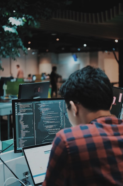 Top 50 especialistas en desarrollo de sistemas de conexión a medida en Granada