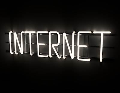 Almas en la red, silencio offline (Internet muerto)