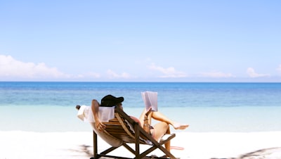 Intranet con gestión de vacaciones y automatización IA