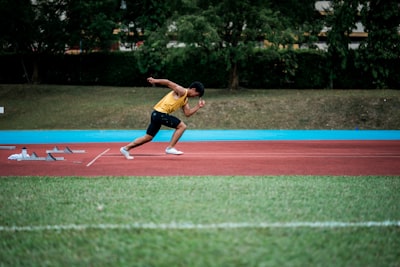 Por qué la varianza afecta la estabilidad del entrenamiento de DNN y CNN