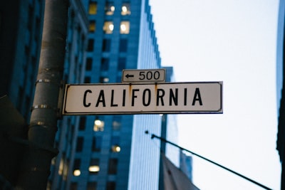 GM resuelve demanda en California por venta de datos de conducción a aseguradoras