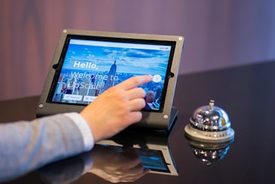 Intranet corporativa con IA: producción en semanas