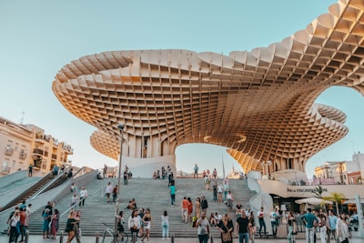 Top 100 empresas de avatares personalizados con IA en Sevilla