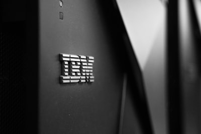 Demanda judicial: presunto encubrimiento de filtraciones en IBM