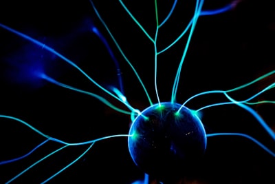 Minimizing Willmore Energy via Neural Flow