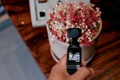 Descubre las diferencias clave entre el Osmo Pocket 4P y la Luna Ultra