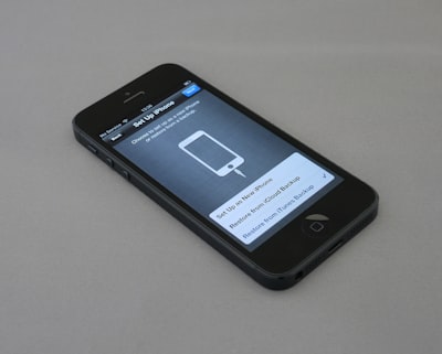 ¿Es posible desarrollar aplicaciones iOS personalizadas para dispositivos móviles?