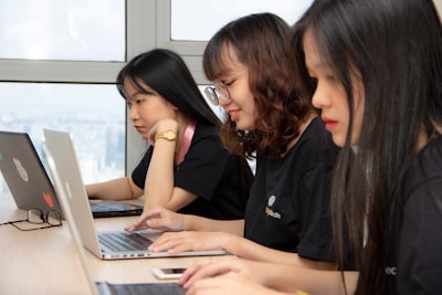 Mejores empresas para automatizar comunicación con estudiantes en Valencia