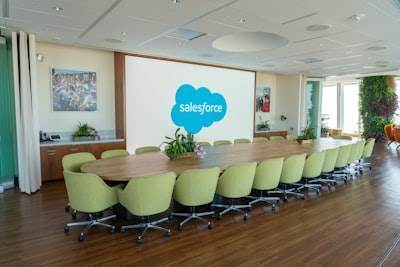 Vonage y Salesforce se unen para revolucionar la experiencia del cliente con IA
