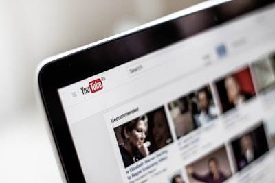 LinkedIn Premium ofrece acceso gratuito a YouTube y Spotify