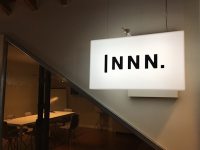 Casos de uso empresarial de intranets con RBAC y SSO