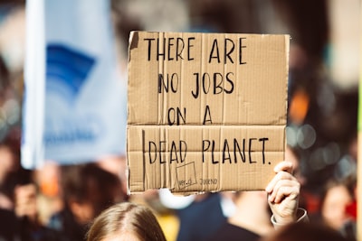 Contrata a un trabajador de IA para apoyar objetivos ambientales.