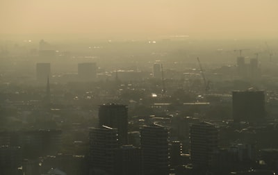 Humo de incendios canadienses tiñe el cielo de EE. UU.