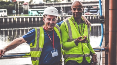 ¿Qué industrias emplean trabajadores agénticos a bordo?