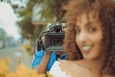 Cómo reutilizar contenido de video viral con un descargador de videos