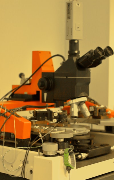 Microscopía electrónica a gran escala impulsada por inteligencia artificial