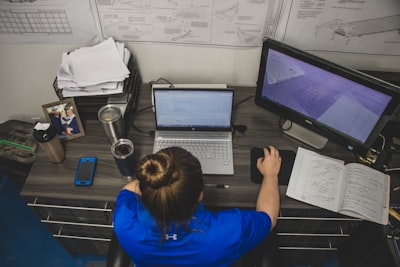 Cómo potenciar la capacidad con agentes alineados a la transformación digital