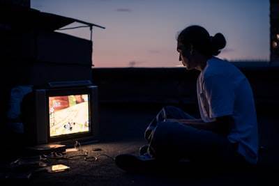 ¿Por qué la gente ve transmisiones en vivo tarde en la noche?