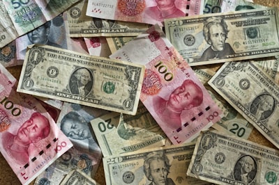 El declive del dólar y la búsqueda de un nuevo ancla