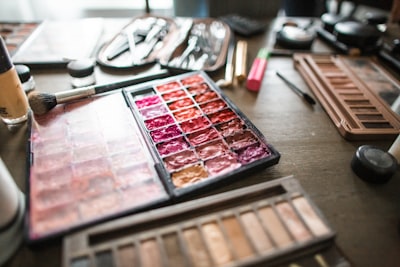 Plataformas de tecnología publicitaria para productos de belleza: Guía [2025] para la escalabilidad