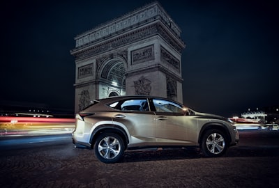 Lexus lanza su primer SUV eléctrico de tres filas con lujo como prioridad